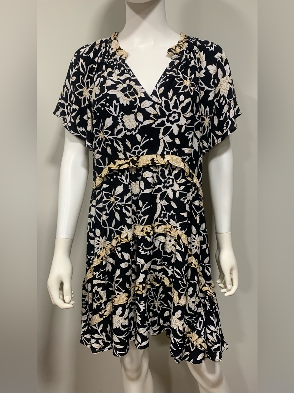 Anthropologie Floral Tiered Flutter Short Sleeve Knee Length Dress Womens S